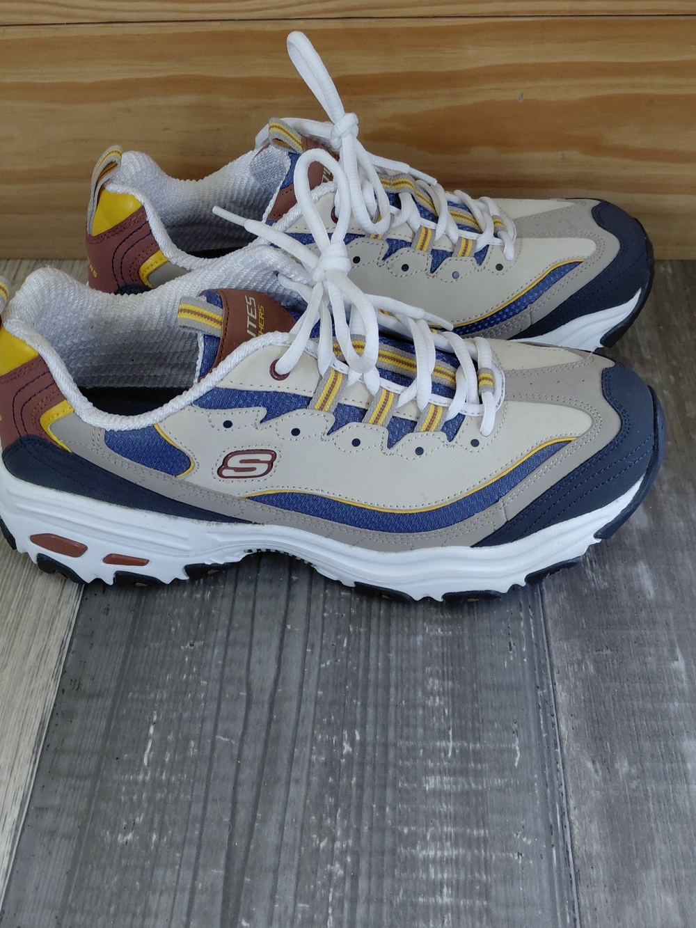 Skechers Men's Beige Navy Lace-Up Athletic Sneakers